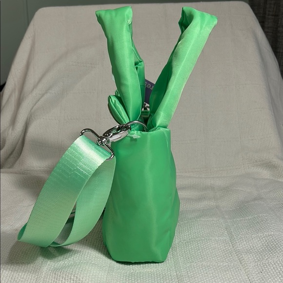 CLAIRE’S NWT Green Frog Quilted Crossbody Bag With Adjustable Strap - Picture 4 of 8